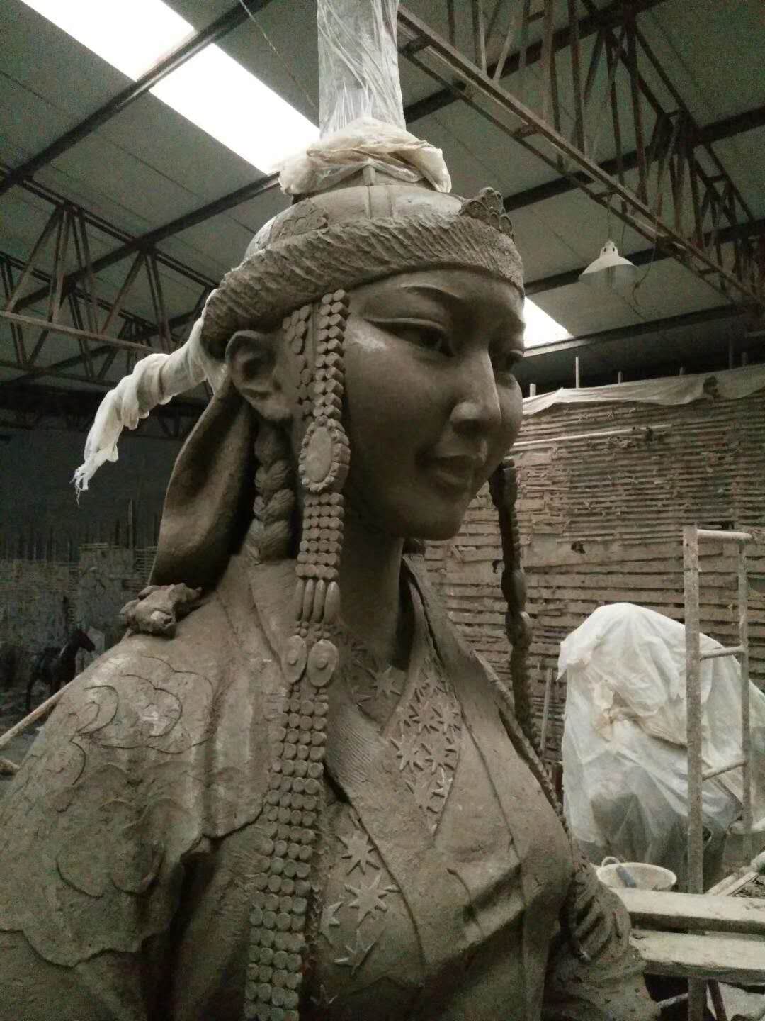 大連泥稿雕塑