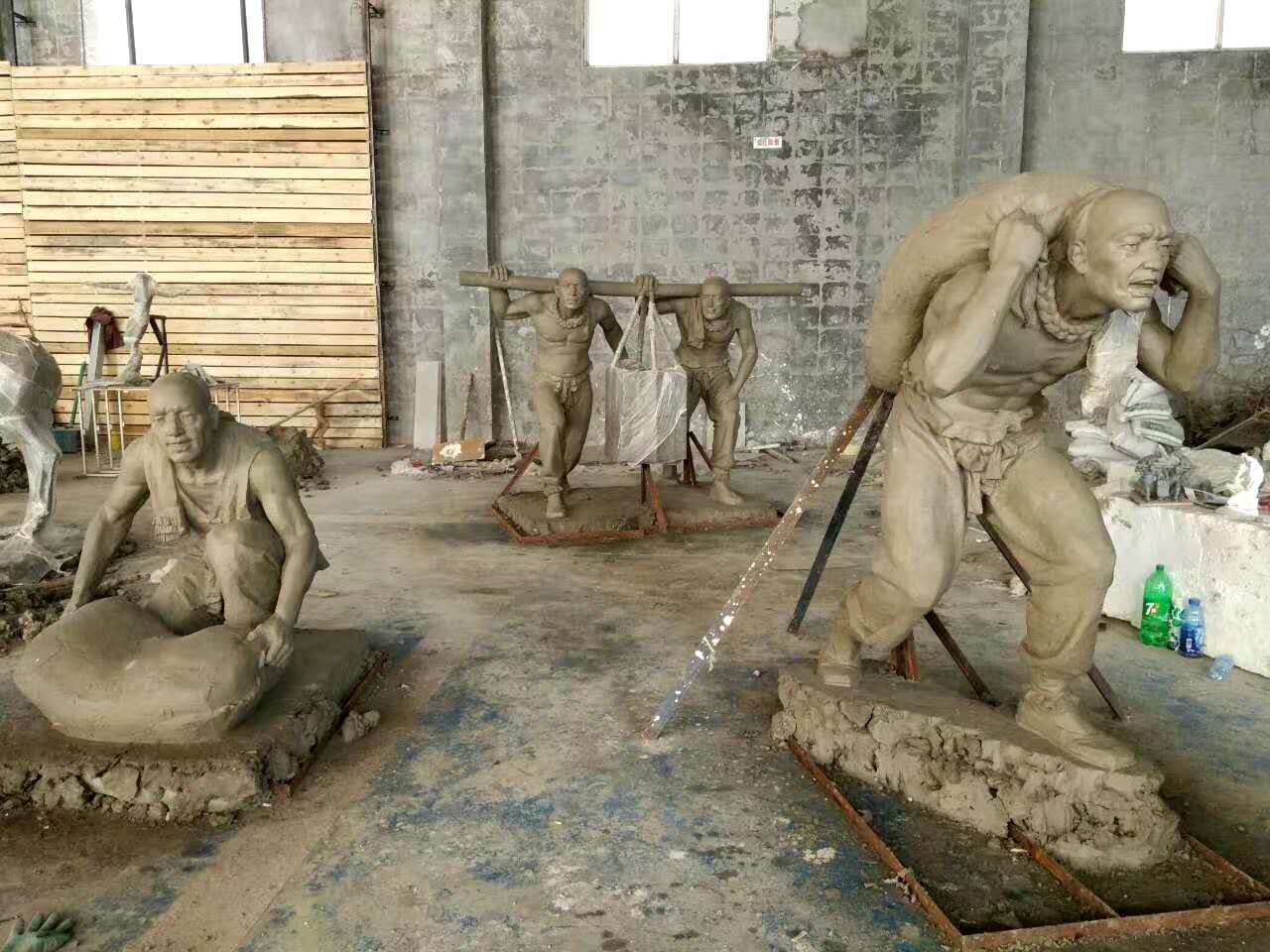 大連泥稿雕塑