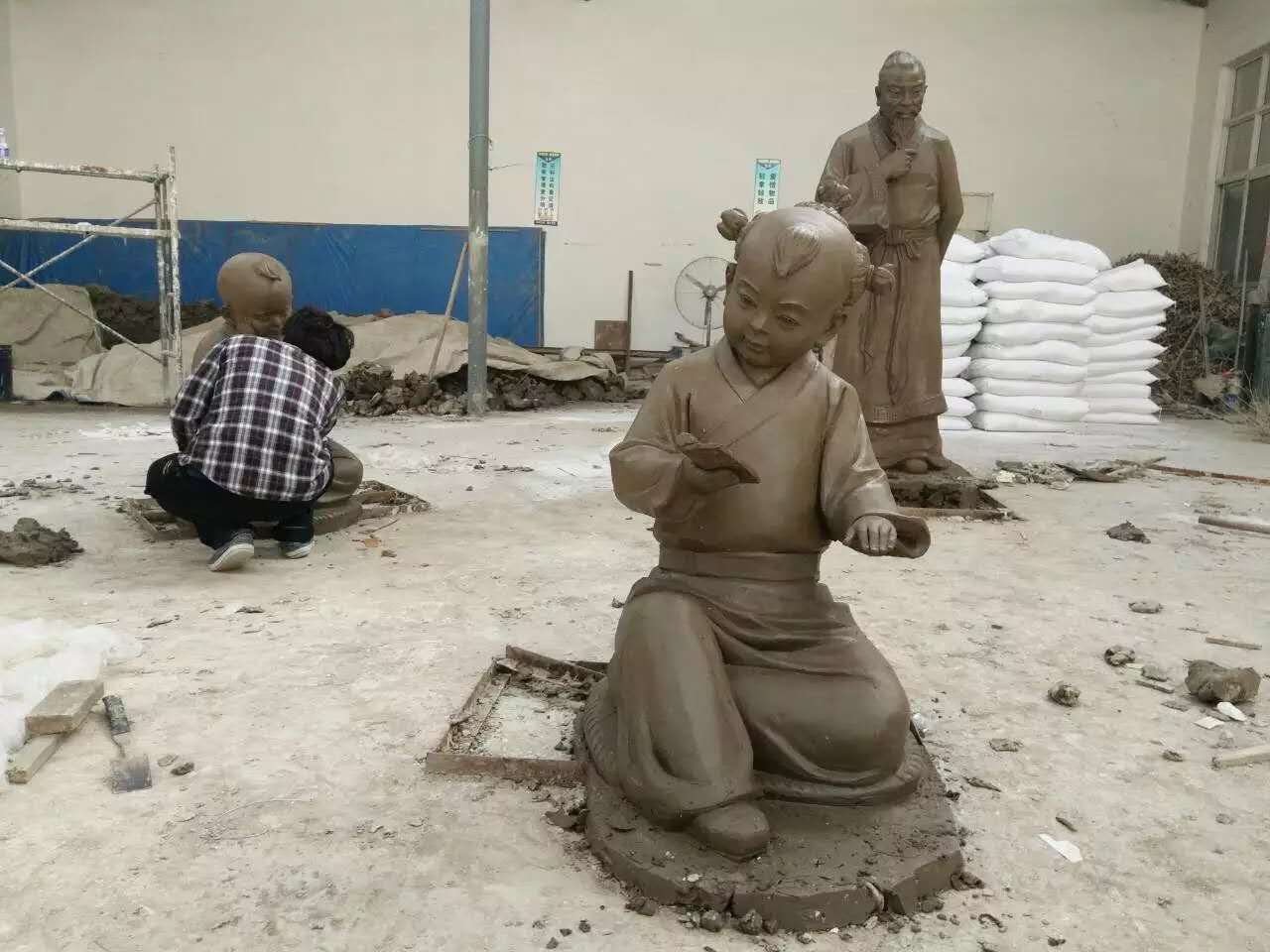 大連泥稿雕塑
